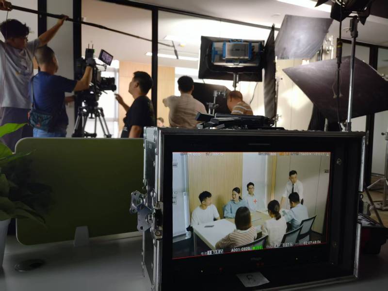 石家庄TVC拍摄公司：科技产品视觉化大师，诠释未来感与功能美学