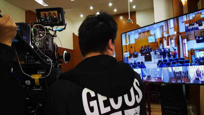 AI生成VS人工创意——石家庄广告片拍摄公司的技术浪漫主义实践